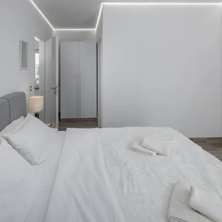 Nina ヴィラ ポレッチ